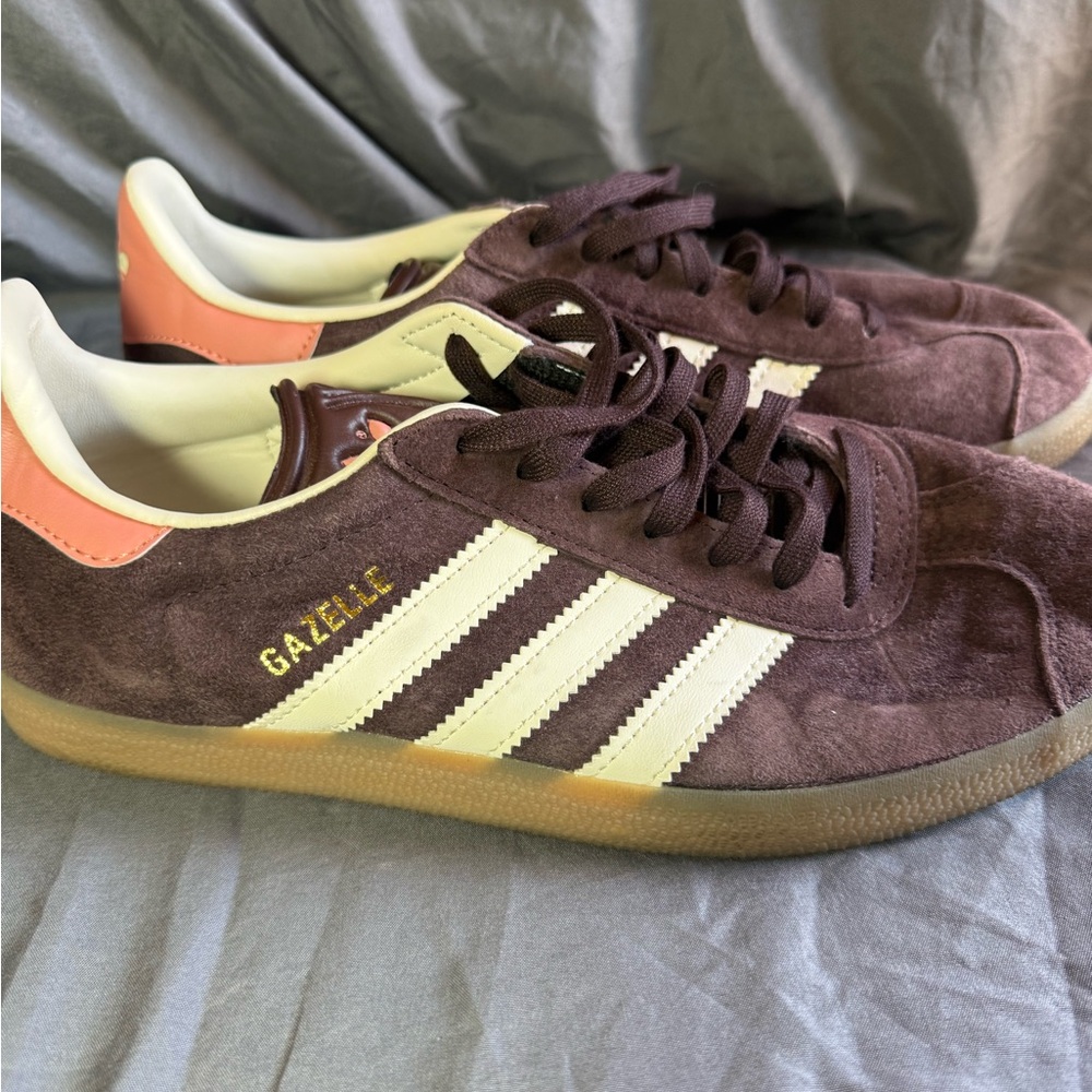 Women's Adidas Gazelle in Shadow Brown